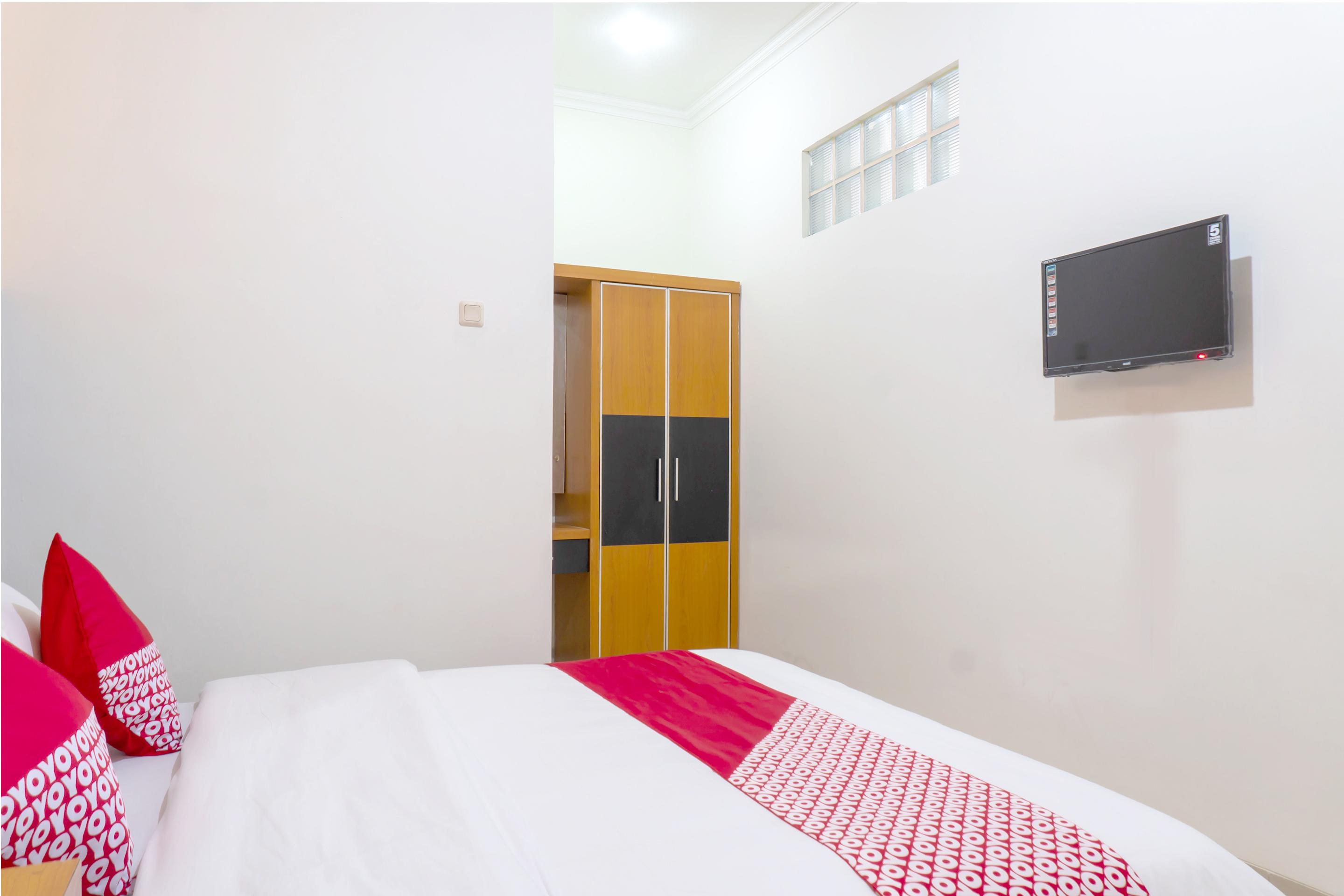 Super Oyo 617 Sukaraja Residence Syariah Бандунг Экстерьер фото