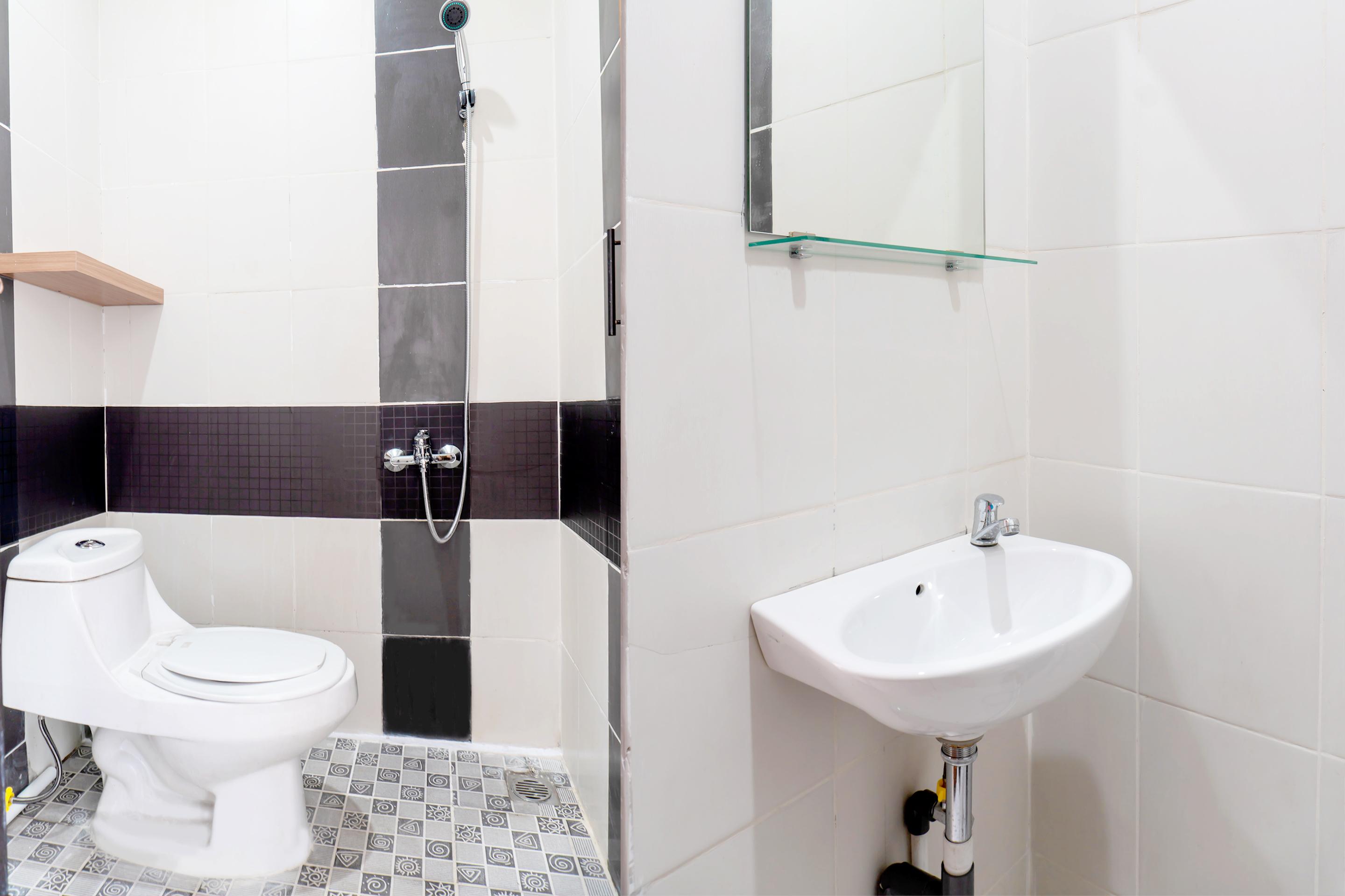 Super Oyo 617 Sukaraja Residence Syariah Бандунг Экстерьер фото