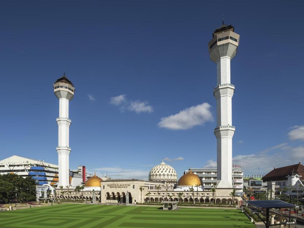Super Oyo 617 Sukaraja Residence Syariah Бандунг Экстерьер фото